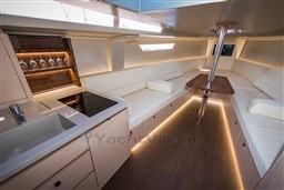 e2f9a_tulsh_saffier-se37-lounge-interior-image-saffier-yachts-6.jpg