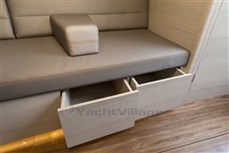 91f13_hglfb_saffier-se37-lounge-interior-image-saffier-yachts-7.jpg