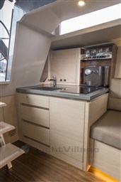 2e43f_u3mga_saffier-se37-lounge-interior-image-saffier-yachts-12.jpg