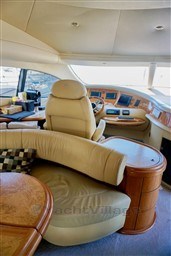 7be27_yxrp3_azimut_68_barcelona_yachting_-_28.jpg