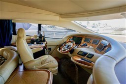 fd787_qmtrj_azimut_68_barcelona_yachting_-_29.jpg