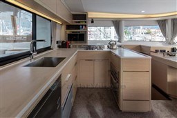 70554_gbv4t_lagoon_46_2022_barcelona_yachting_-_21.jpg