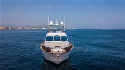 f4035_huke2_astondoa_72_glx_2025_drone_barcelona_yachting_-_5.jpg