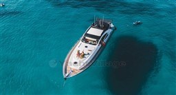 e3542_gnsh8_pershing_76_barcelona_yachting_-_2-1.jpg