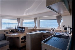 cb15b_r2avb_lagoon_42_montenegro_2023_barcelona_yachting_2026_-_12.jpg
