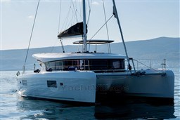 84d11_mi1xt_lagoon_42_montenegro_2023_barcelona_yachting_2026_-_2.jpg