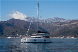 a30e2_kbjng_lagoon_42_montenegro_2023_barcelona_yachting_2026_-_3.jpg