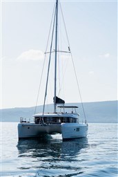 3bf24_fd91x_lagoon_42_montenegro_2023_barcelona_yachting_2026_-_1.jpg