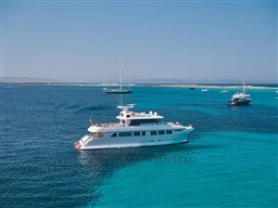 aa394_52twd_explorer92_barcelona_yachting_-_1.jpg