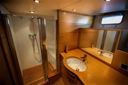 4a159_xgrba_explorer92_barcelona_yachting_-_7.jpg