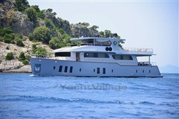 1b627_4jg7f_mysy26_trawler_barcelona_yachting_-_11.jpg