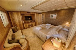 e268d_u6iai_mysy26_trawler_barcelona_yachting_-_23.jpg
