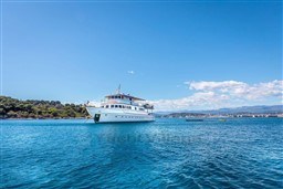 0590e_fg7zn_yacht_barcelona_yachting_sarri_32_-_17.jpg