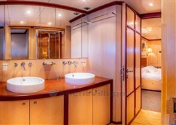 ea0d9_cz0bt_yacht_barcelona_yachting_-_2.jpg