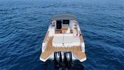 addcf_xl4iu_bb35_elba_outboard_barcelona_yachting_-_4-1.jpg