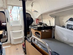 05e29_g4a82_jeanneau_3300_barcelona_yachting_-_7-1.jpg