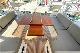 3cdc5_gkaz0_beneteau_oceanis_55_barcelona_yachting_-_14.jpg