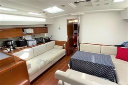 fea32_4utdh_beneteau_oceanis_55_barcelona_yachting_-_20.jpg