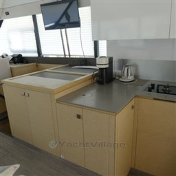 3bfe6_fxwy0_fountaine_pajot_my_40_gold_version_barcelona_yachting_-_25.jpg