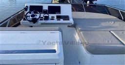 cd64e_pyz5s_jeanneau_prestige_520_fly_barcelona_yachting_-_10_1_.jpg