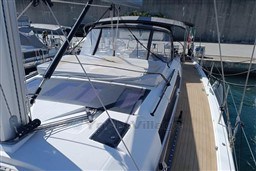 8f712_zwfep_dufour_530_2021_barcelona_yachting_-_22.jpg