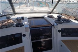3206d_zl1al_dufour_530_2021_barcelona_yachting_-_11.jpg