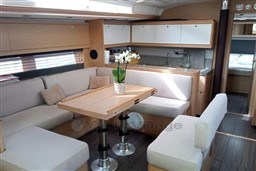 d430f_4q0fh_dufour_530_2021_barcelona_yachting_-_24.jpg