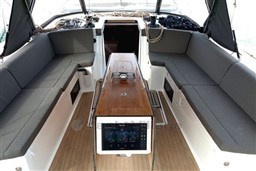 5151f_fdfgx_dufour_530_2021_barcelona_yachting_-_8.jpg