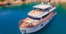81a44_gbe7i_simay_m_trawler_barcelona_yachting_-_2.jpg