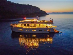 bea30_d4iuv_simay_m_trawler_barcelona_yachting_-_14.jpg