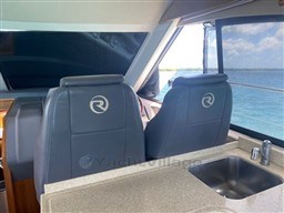 f77d6_bm0yw_riviera_4400_sport_yacht_2008_barcelona_yachting_-_17.jpg