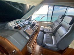 38f98_69kv8_riviera_4400_sport_yacht_2008_barcelona_yachting_-_2.jpg