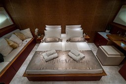 ae841_almdc_fashion_68_barcelona_yachting_-_15.jpg