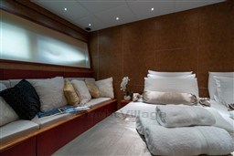 f4871_sbzbe_fashion_68_barcelona_yachting_-_17.jpg