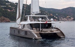 3d941_hnbe9_luxury_sailing_catamaran_sunreef_70_barcelona_yachting_-_16.jpg