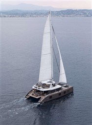 b8be0_usqfj_luxury_sailing_catamaran_sunreef_70_barcelona_yachting_-_11.jpg