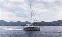 6080f_ybn1s_luxury_sailing_catamaran_sunreef_70_barcelona_yachting_-_17.jpg