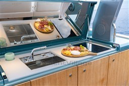 cdcab_pzc1g_7_outside_kitchen.jpg