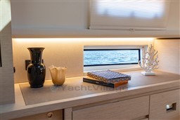 68c6f_2yluy_10_lowerdeck_detail.jpg