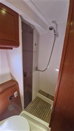 9709c_6c9sq_beneteau_gt44_49_.jpg