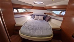 71094_kmctt_beneteau_gt44_43_.jpg