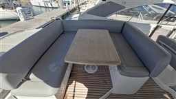 e995d_ocay9_beneteau_gt44_17_.jpg