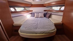 adb47_hs1gf_beneteau_gt44_40_.jpg