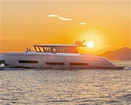 7d4d3_ied4j_pardo_yachts_-_pardo_gt_75_1_hero_1_personnalise_.jpg