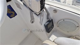 7afe4_vdcmr_beneteau_flyer_viva_780_avec_place_a_marseille_23_.jpg