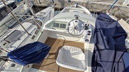 06eb9_ff3f5_beneteau_antares_10.80_-_my_bateau_marseille_62_.jpg