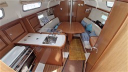 1d770_3xyml_beneteau-oceanis-323_avec_place_de_port_possible_12_.jpg