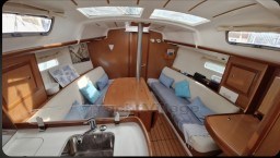 530a9_gjq3g_beneteau-oceanis-323_avec_place_de_port_possible_24_.jpg