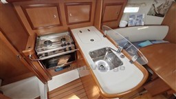 f4a6e_jv7z7_beneteau-oceanis-323_avec_place_de_port_possible_30_.jpg