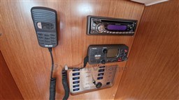 ed25d_dhr9s_beneteau-oceanis-323_avec_place_de_port_possible_14_.jpg